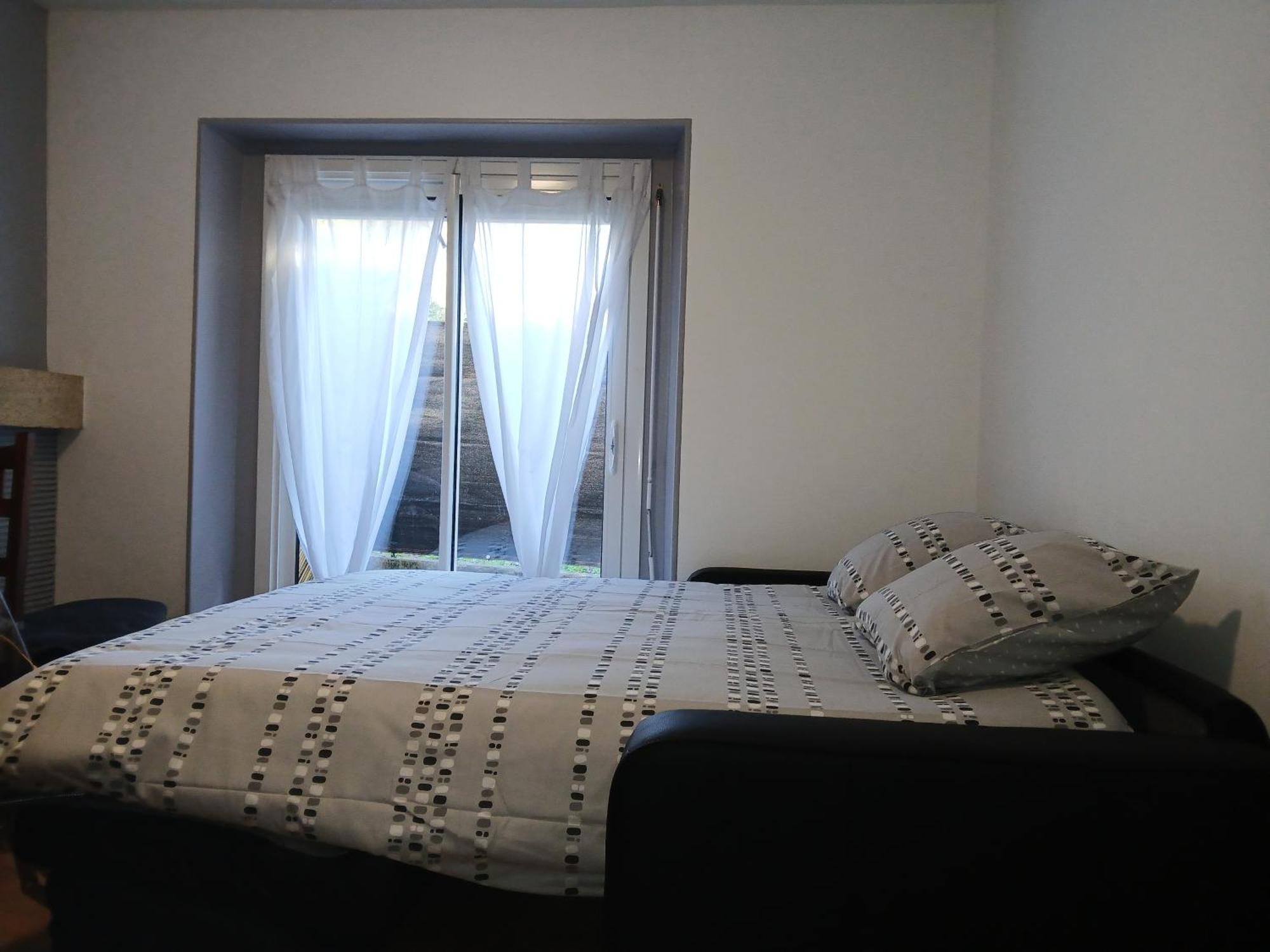 Agreable Appartement De 80M2 Dans Maison Lourdes Bagian luar foto